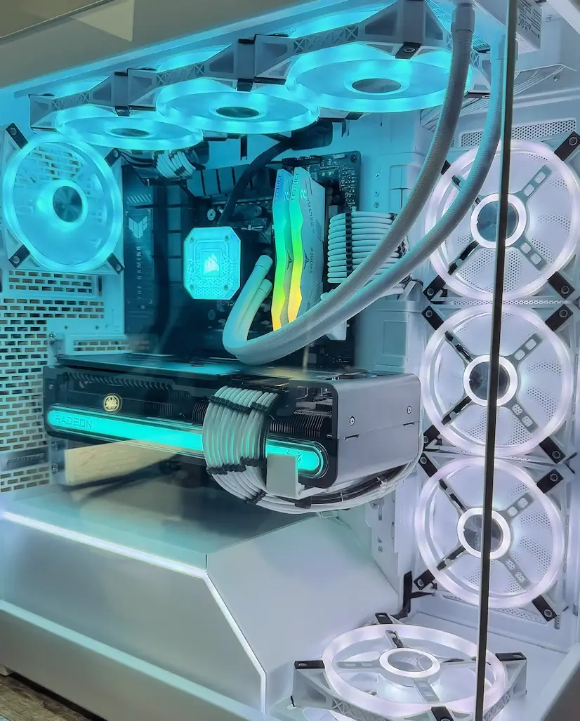 Montaje Gaming PC Phanteks Ciudad Puerta de Hierro Montaje Gaming PC Phanteks Ciudad Puerta de Hierro